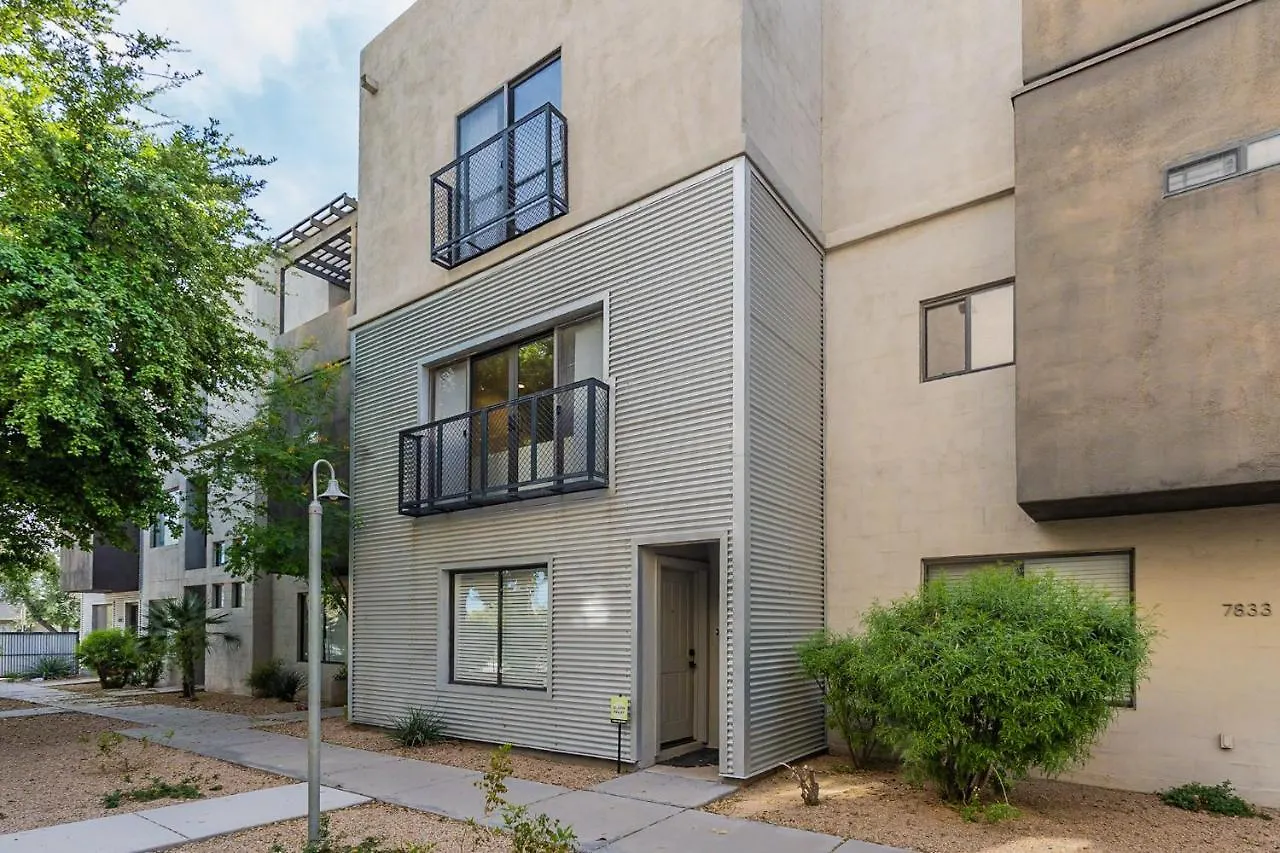 Modern 3 Bed - 3 Bath Townhouse W/ Rooftop Deck Villa Phoenix United States